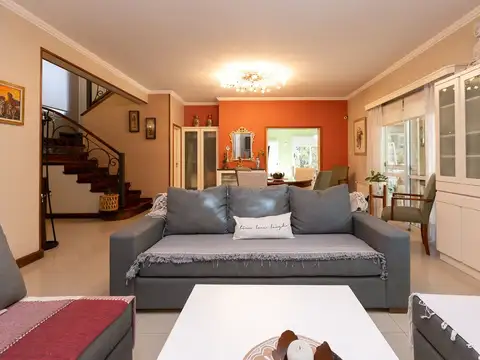 VENTA CASA DE 6 AMB, EN SAN MIGUEL, BARRIO CERRADO