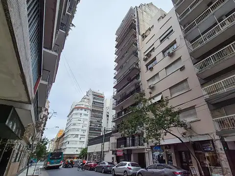 Apto profesional. Recoleta. Plaza Vicente Lopez. 3 ambientes.