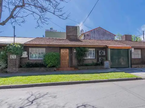 VENTA PH 4 AMB TIPO CASA FONDO PARRILLA COCHERA