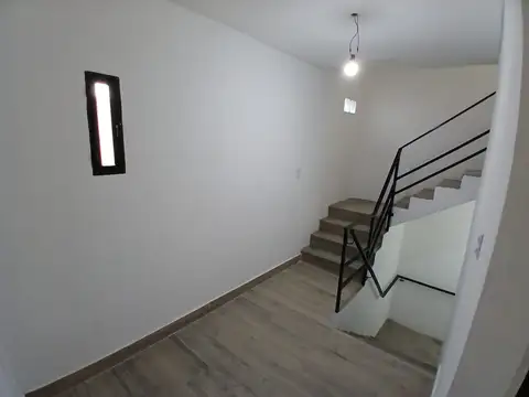 Depto Tipo Casa 4 ambientes con 1 baño