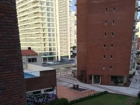 Parada 2 Brava, Yaro , Piso 4