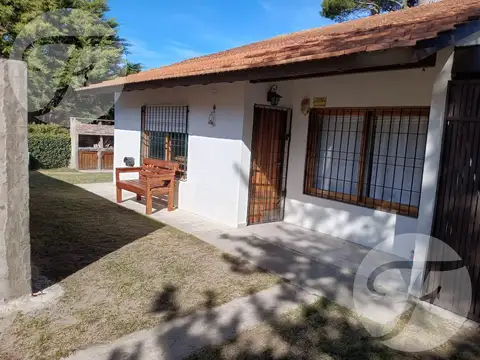 NUEVO VALOR - Chalet 4 Ambientes en Zona Exclusiva de Villa Gesell PERMUTA EN CABA, PINAMAR.
