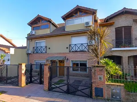 CASA EN VENTA VICTORIA 5 AMB COCH JARDÍN PILE E/AV