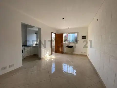 Rivadavia 400, Piso 0