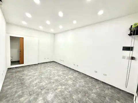 Local en Alquiler en Lomas De Zamora, $ 300.000