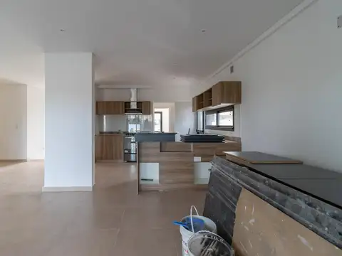 Casa en Venta con 4 cocheras