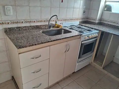 Departamento 1 ambiente, cocina separada en Villa Pueyrredón.