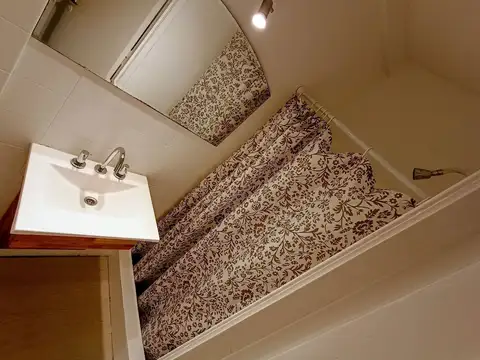 Depto Tipo Casa 2 ambientes con 1 baño