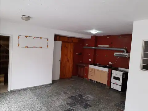 Depto Tipo Casa en Alquiler de 2 dormitorios