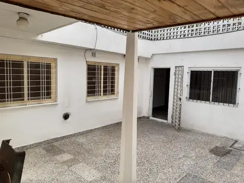 Depto Tipo Casa en Alquiler de 2 dormitorios