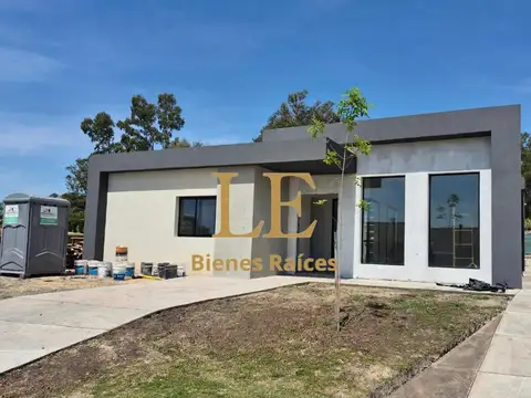 Venta casa en Pilar del Este. Santa Elisa. Pilar