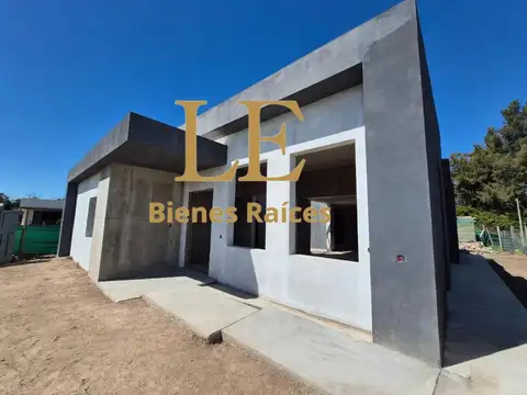 Venta casa en Pilar del Este.
