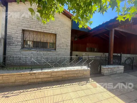 Los Plátanos  al 2200