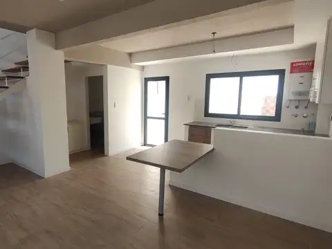 Depto Tipo Casa 3 ambientes con 2 baños