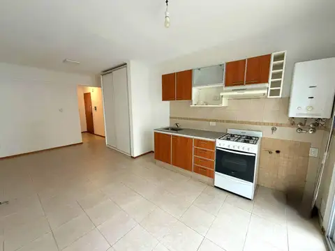 Monoambiente con balcón en barrio Martin
