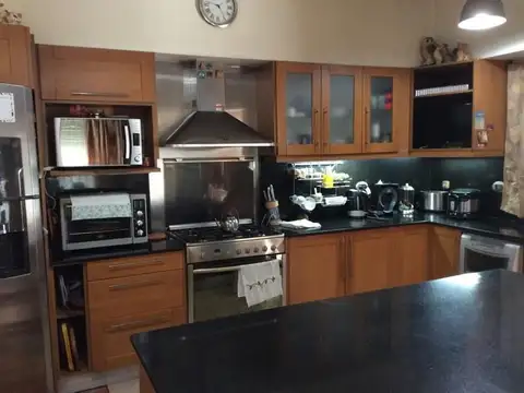 Casa 5 ambientes con 3 baños