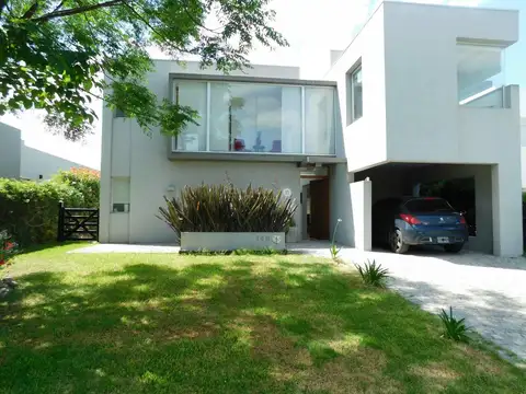 Casa en venta 3 dormitorios Altos de Hudson II Lote 140 Berazategui Barrio Cerrado GBA Sur