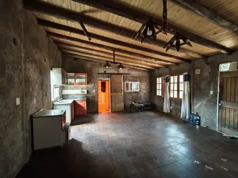 Casa 4 ambientes con 1 baño