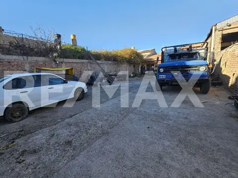 Casa 6 ambientes con 2 baños