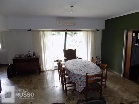 Casa 5 ambientes con 2 baños