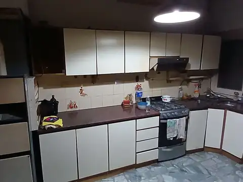Casa en Venta con 3 cocheras