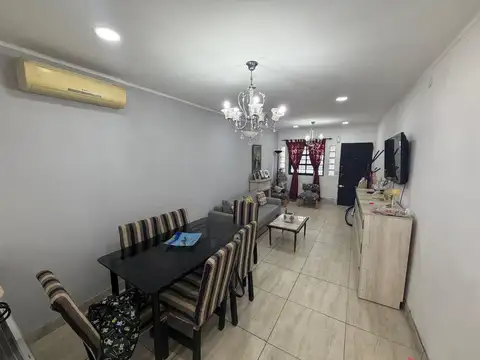 Casa 3 ambientes con 2 baños