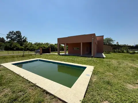 Casa En Venta - Barrio Los Pinos - Exaltacion de la Cruz
