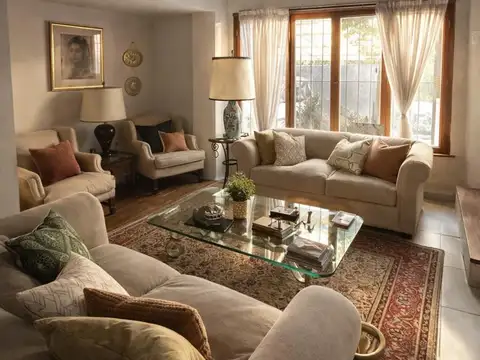 Casa 6 ambientes con 3 baños