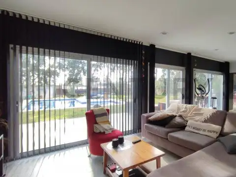 Casa 5 ambientes con 3 baños