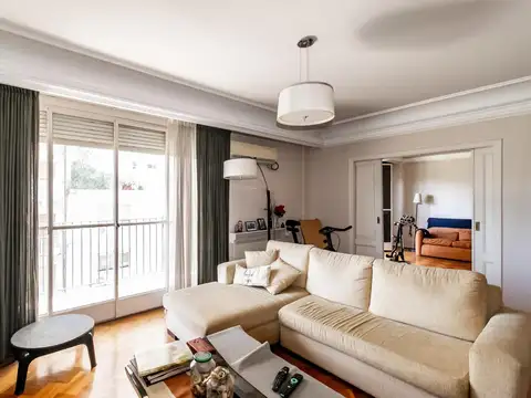Venta departamento 4 Ambientes con Baulera y Dependencia en Caballito - PERMUTA