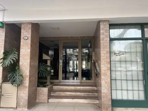 Espacioso 3 amb con balcon al frente Colegiales