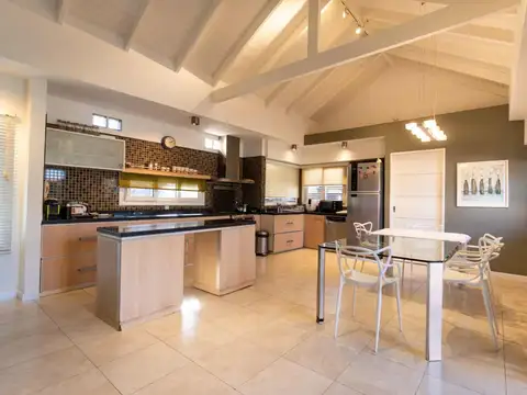CASA EN VENTA EN VILLA ELISA