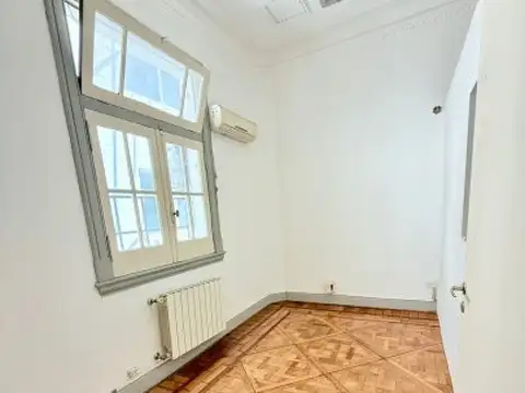 Av Rivadavia 1523 , Piso 8