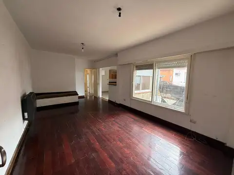 PH de 3 ambientes al frente, muy buena ubicación