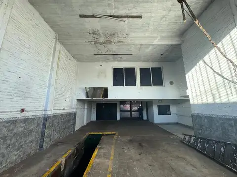Alquiler ! Local / galpón comercial . Ituzaingó 