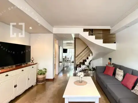 Depto Tipo Casa 4 ambientes con 2 baños