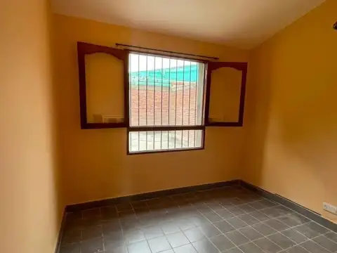 CASA VENTA BARRIO SANTA ANA ZONA SUR 3 DORMITORIOS