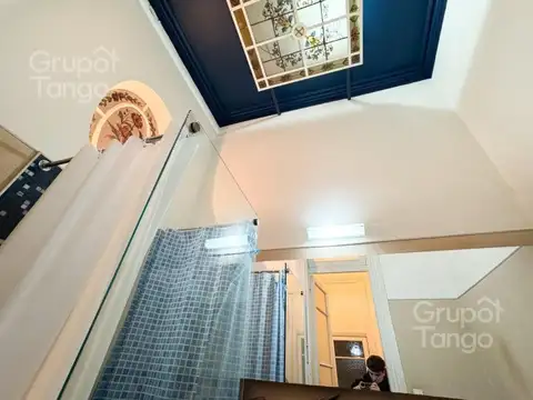 Venta Piso Departamento San Nicolas Cuatro Ambientes Balcon Frente Dependencia