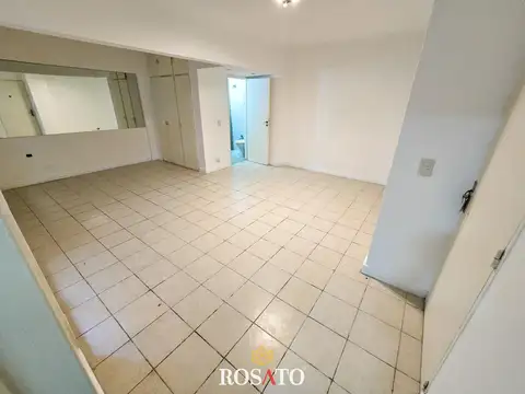 Venta departamento 2 ambientes con patio en Microcentro