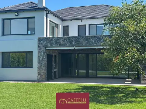 Casa 4 ambientes con 3 baños