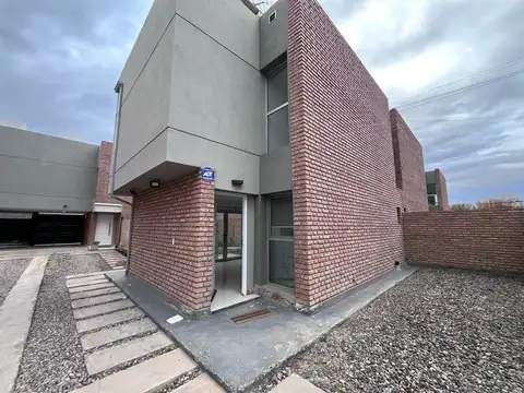PH en alquiler , confluencia urbana Neuquén capital