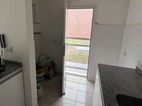 Depto Tipo Casa en Alquiler en Neuquen, $ 2.100.000