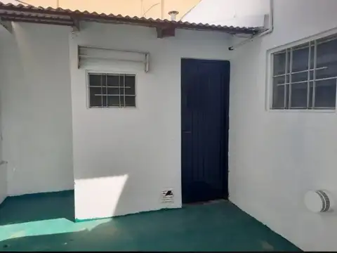 Depto Tipo Casa en Alquiler en Quilmes Oeste, $ 600.000