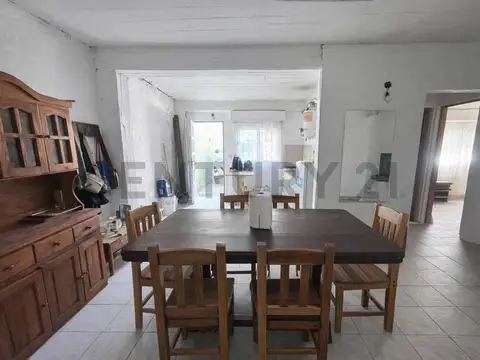 5 entre 25 y 27 1800, Piso 0