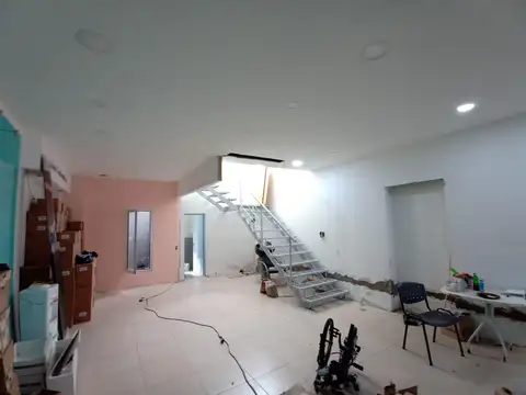 Alquiler - Local de 2 plantas a la calle - Nuñez