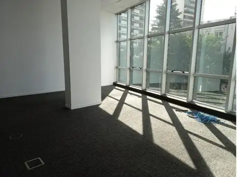 OFICINA 285m² TOTALES (semi piso) - EDIFICIO DE CATEGORIA - 