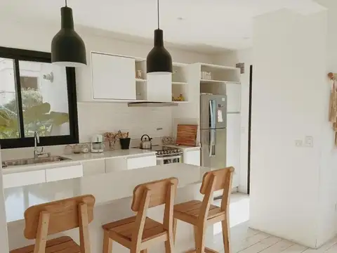 Venta muy linda casa BCdo Bella Vista Chico