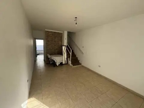 Depto Tipo Casa en Venta de 3 ambientes