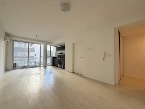 Departamento Monoambiente con balcón en edificio con Amenities.