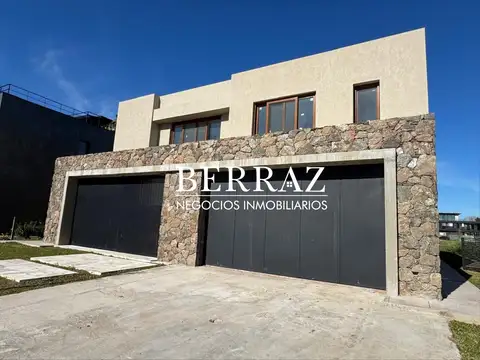 Casa Venta 4 Dormitorios Barrio El Yacht Lote de 903 m2 Nordelta, Tigre